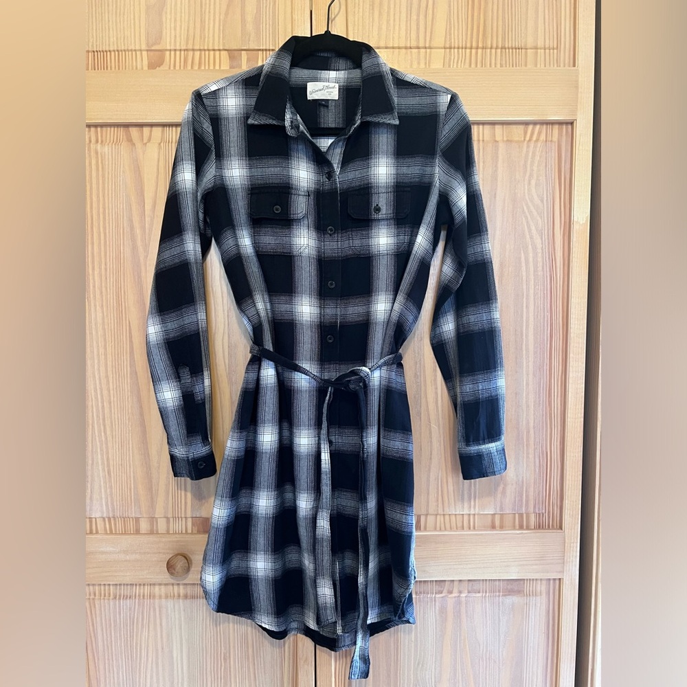 Universal Thread women’s shirt dress black and white plaid size XS